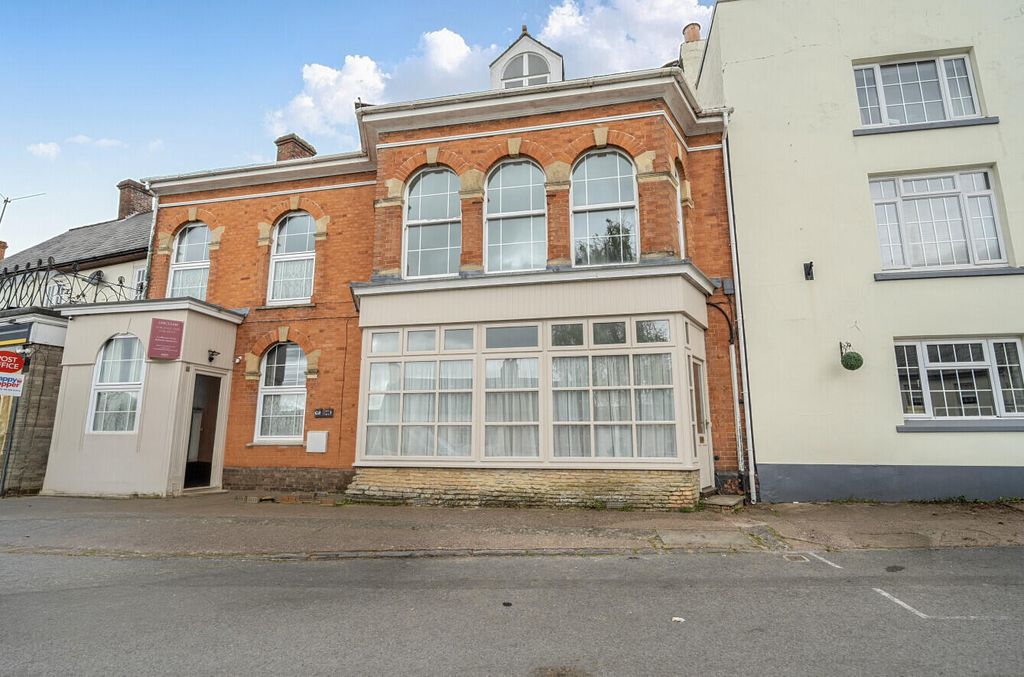 1 bed flat for saleThe Square, Uffculme, Cullompton EX15