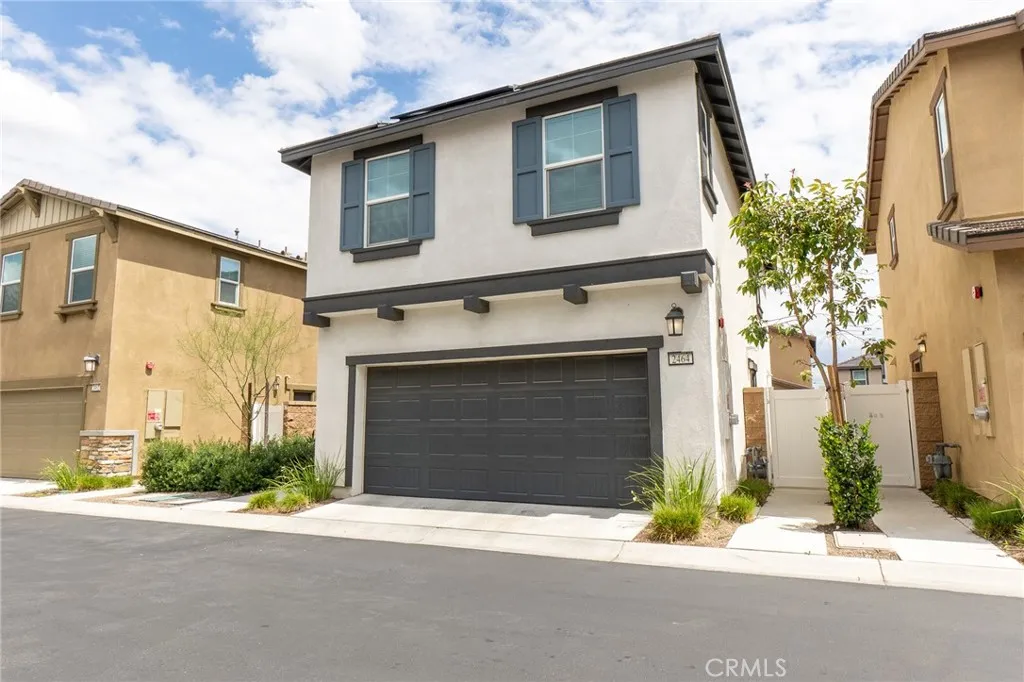 2464 Gunner Ridge Way, Rialto, CA 92377 photo 4