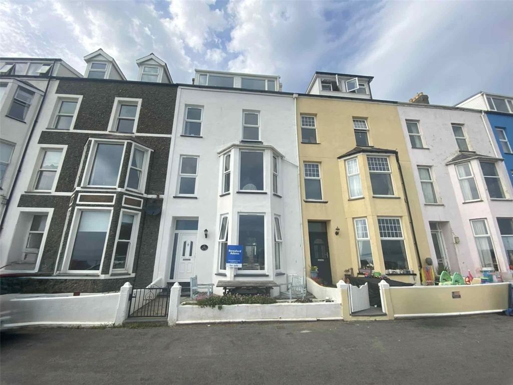 6 bed terraced house for saleMarine Terrace, Criccieth, Gwynedd LL52