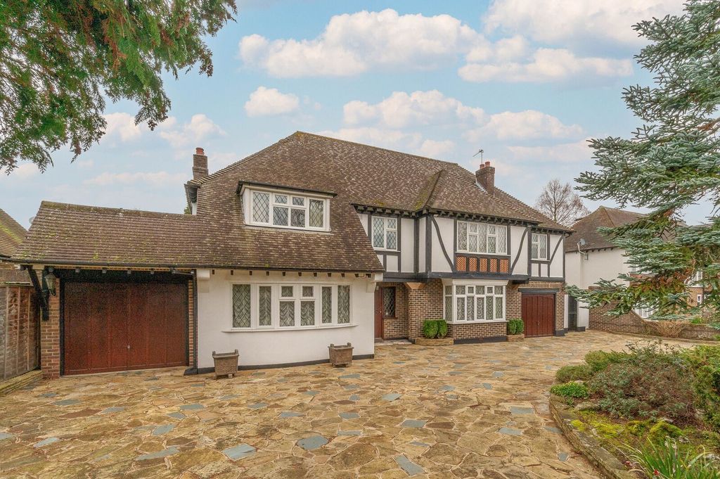 5 bed detached house for saleGrimwade Avenue, Lloyd Park, Croydon CR0