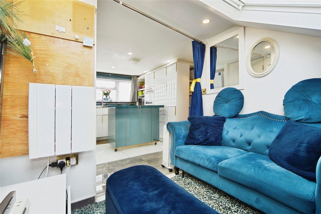 Additional image 28 of 3 bed maisonette for saleRaydons Road, Dagenham, Essex RM9