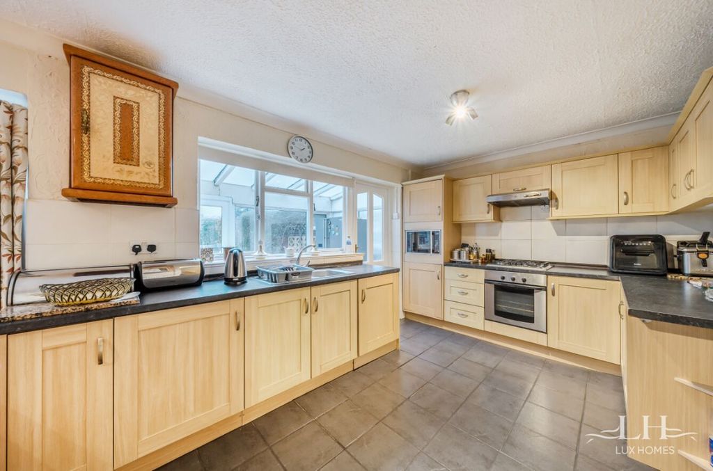 Additional image 3 of 3 bed detached house for saleAldborough Road, Dagenham RM10