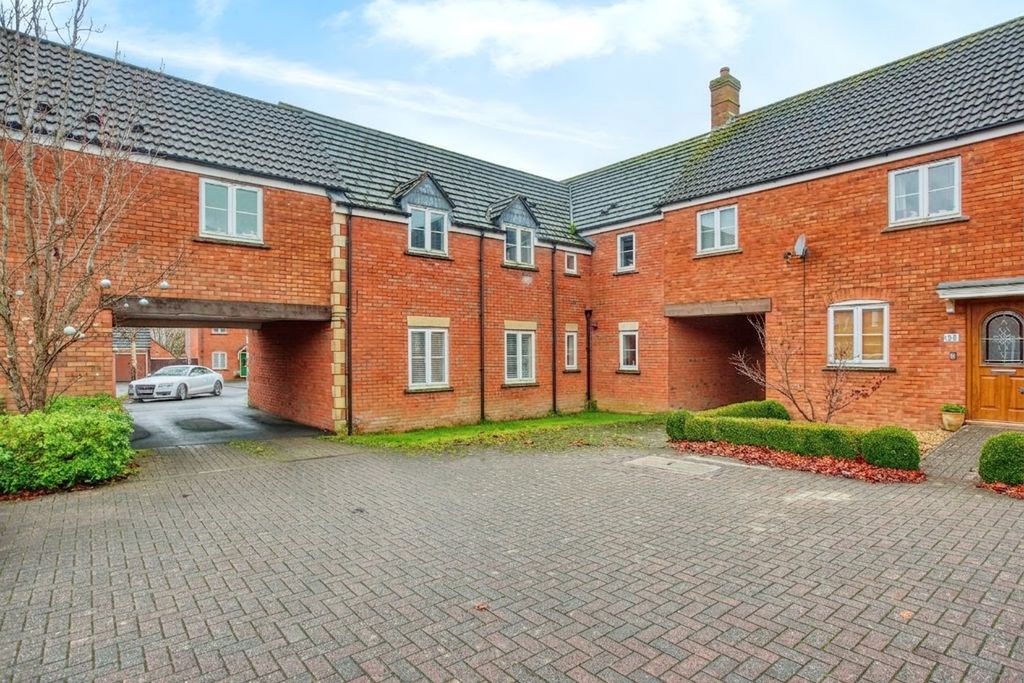 1 bed flat for saleHawks Rise, Yeovil, Somerset BA22