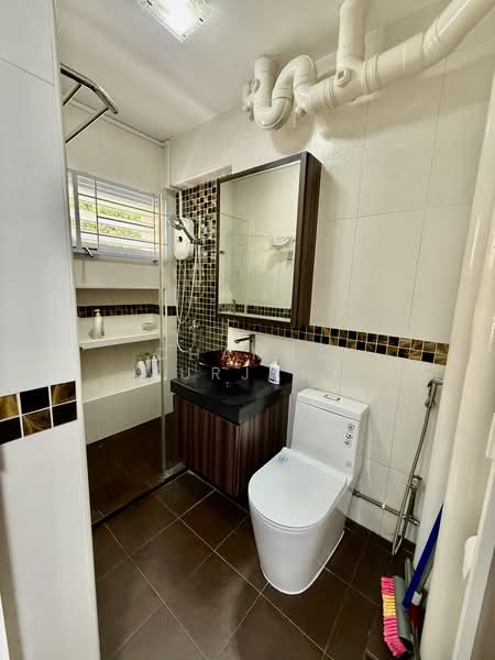 584 Pasir Ris Street 53 photo 4