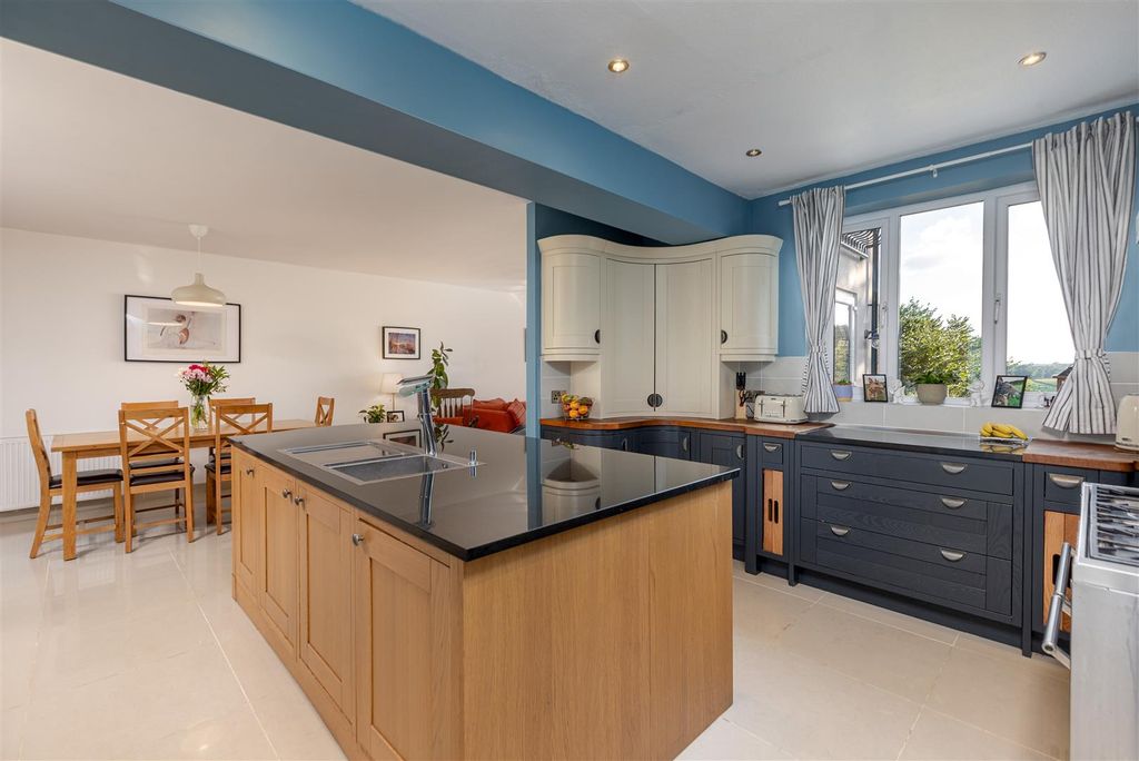 Additional image 4 of 4 bed detached house for saleConiscliffe Road, Darlington DL3