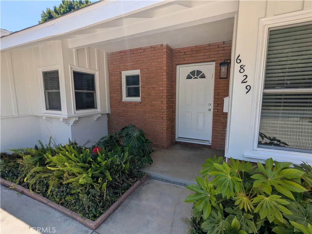 6829 Mclennan Ave, Van Nuys, CA 91406