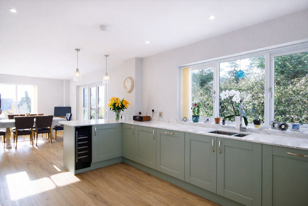 4 bed detached house for saleTiverton Road, Devon EX15 photo 5