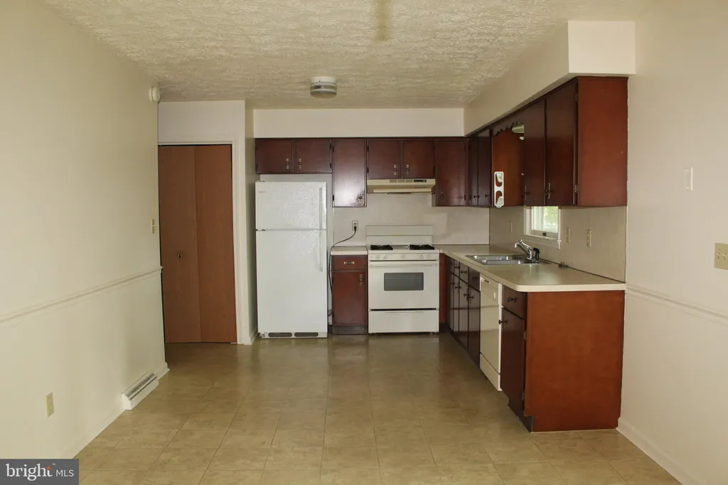 Additional image 2 of 2992 Herrlyn Court, Dallastown, PA 17313