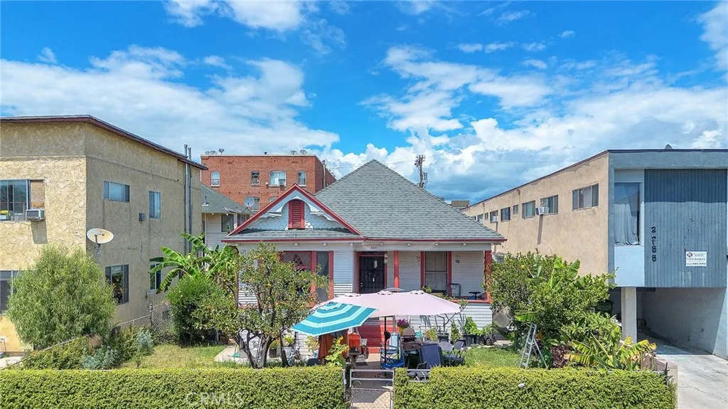 2261 W 15th Street, Los Angeles, CA 90006