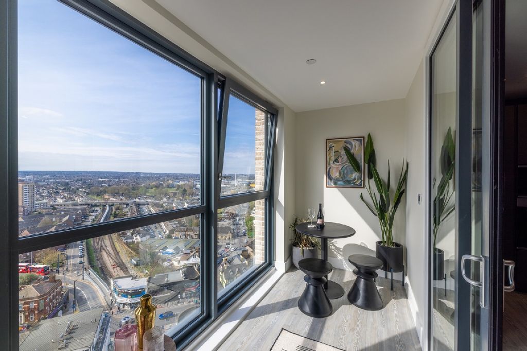 2 bed flat for saleStation Road, Apartments, Croydon CR0
