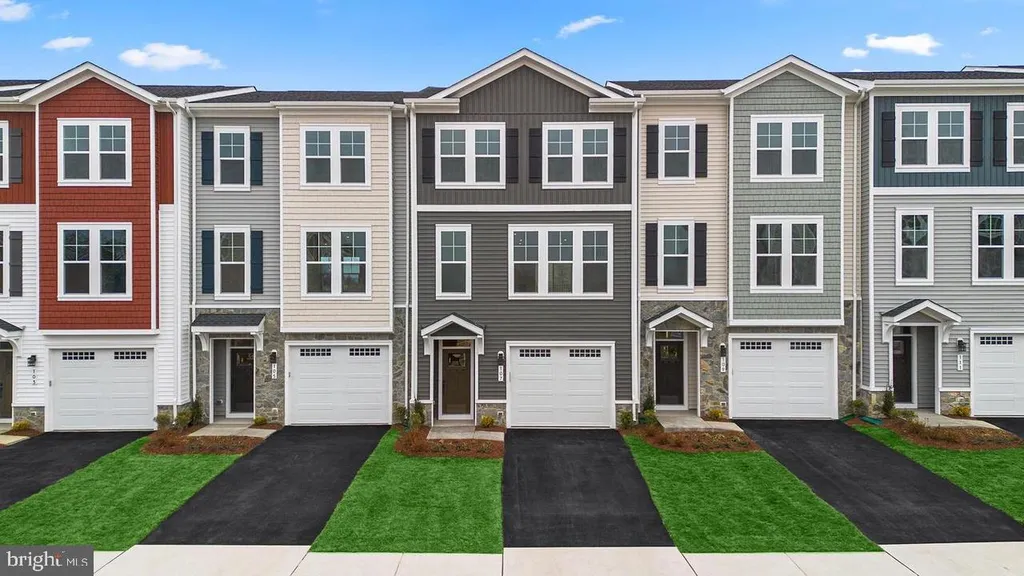107 Checkerspot Way, Lake Frederick, VA 22630