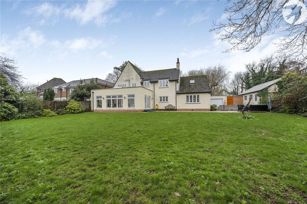 4 bed detached house for saleChurch Walk, Wilmington, Kent DA2