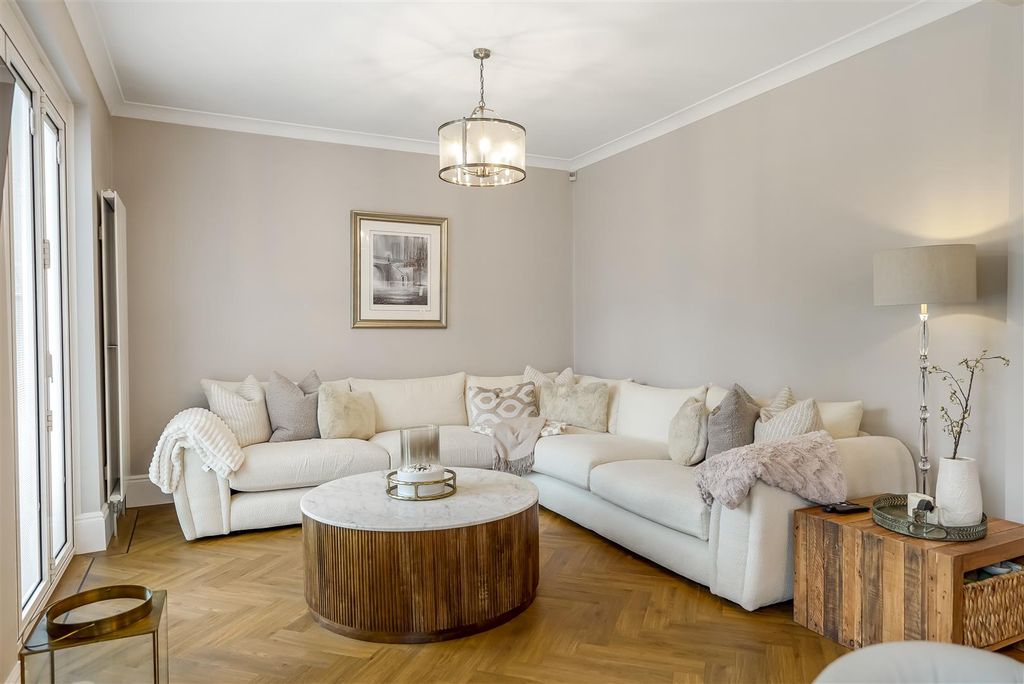 Additional image 18 of 5 bed detached house for salePierremont Gardens, Darlington DL3