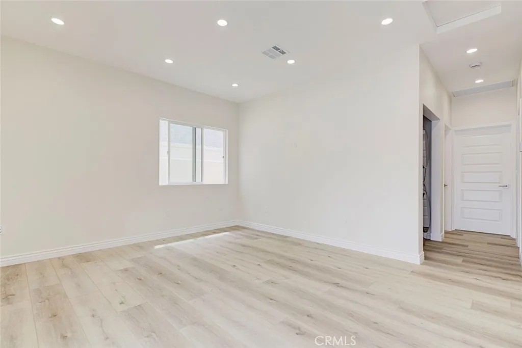 20502 Lull St., Winnetka, CA 91306 photo 5