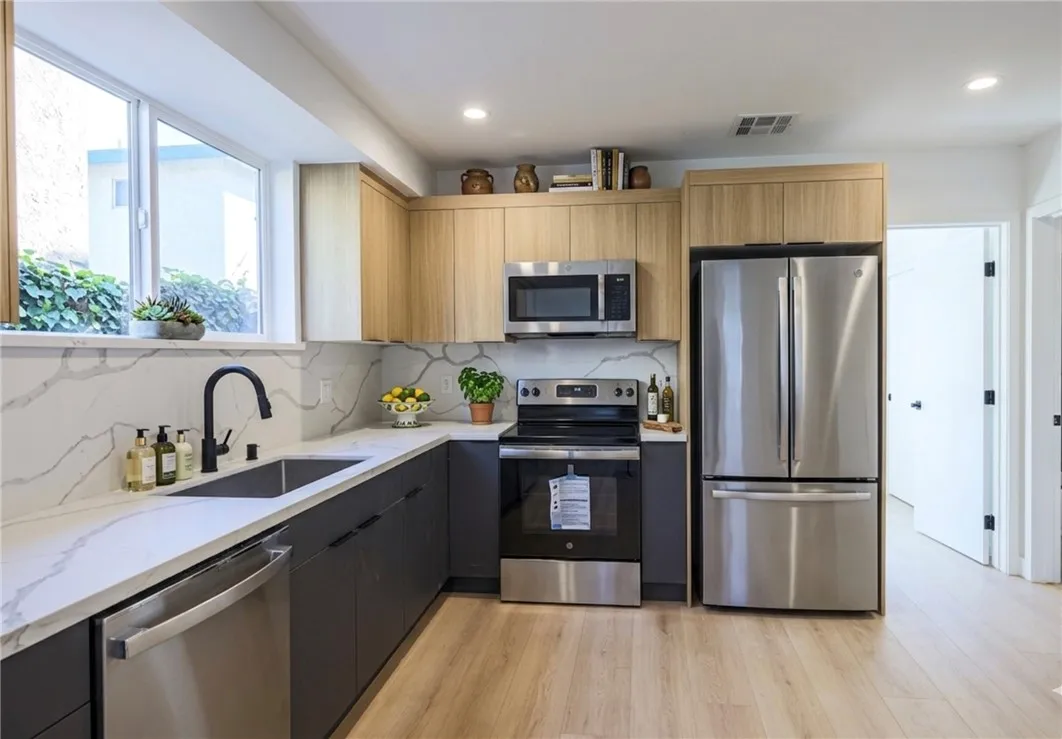 Additional image 24 of 2012 Dunsmuir Avenue Unit B, Los Angeles, CA 90016
