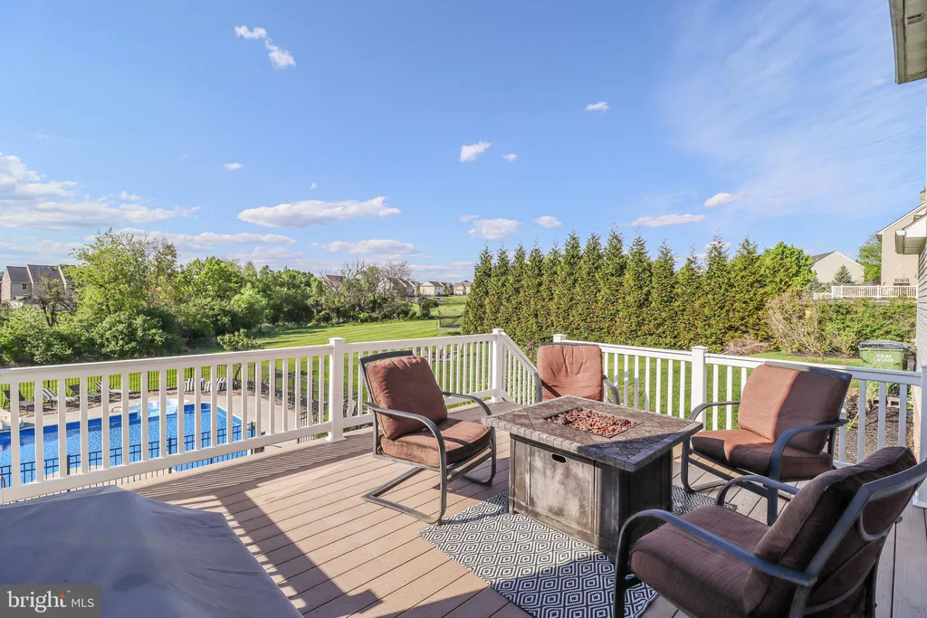 1279 Aylesbury Lane, York, PA 17404