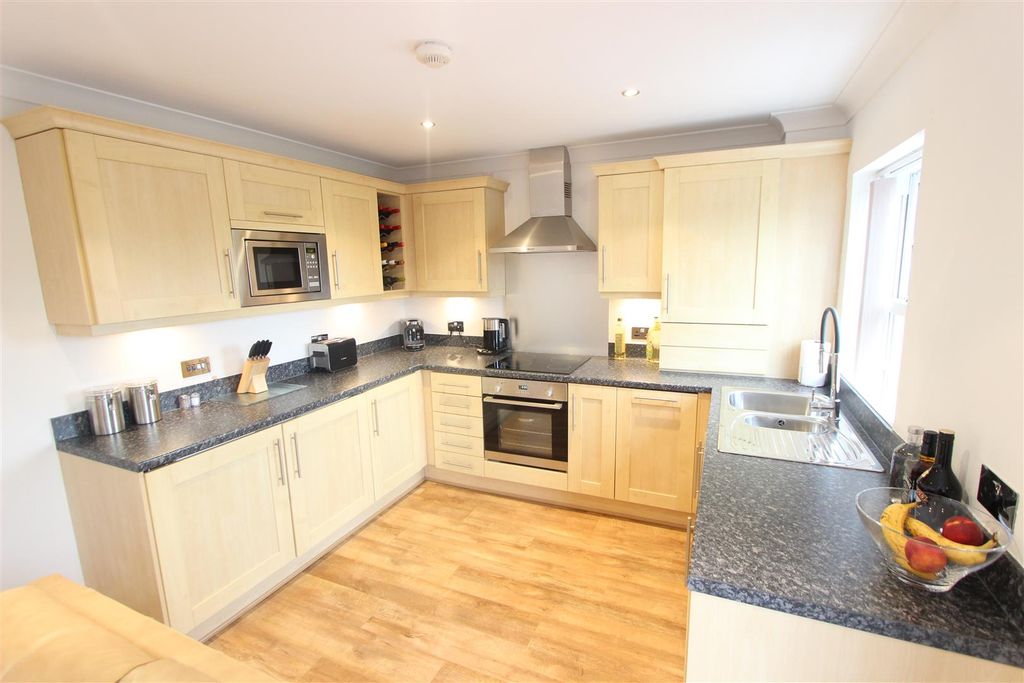Additional image 3 of 2 bed flat for saleNorthumberland Street, Darlington DL3