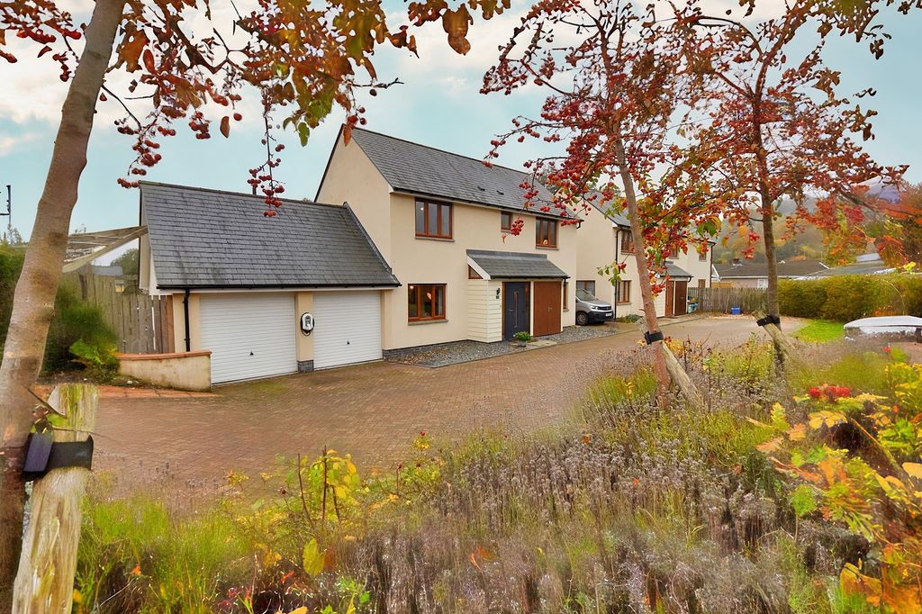 2 bed detached house for saleSt. Peters Close, Llanbedr, Crickhowell, Powys. NP8