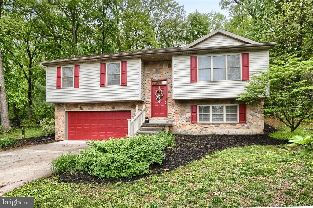Additional image 3 of 404 Little John Drive, Dillsburg, PA 17019