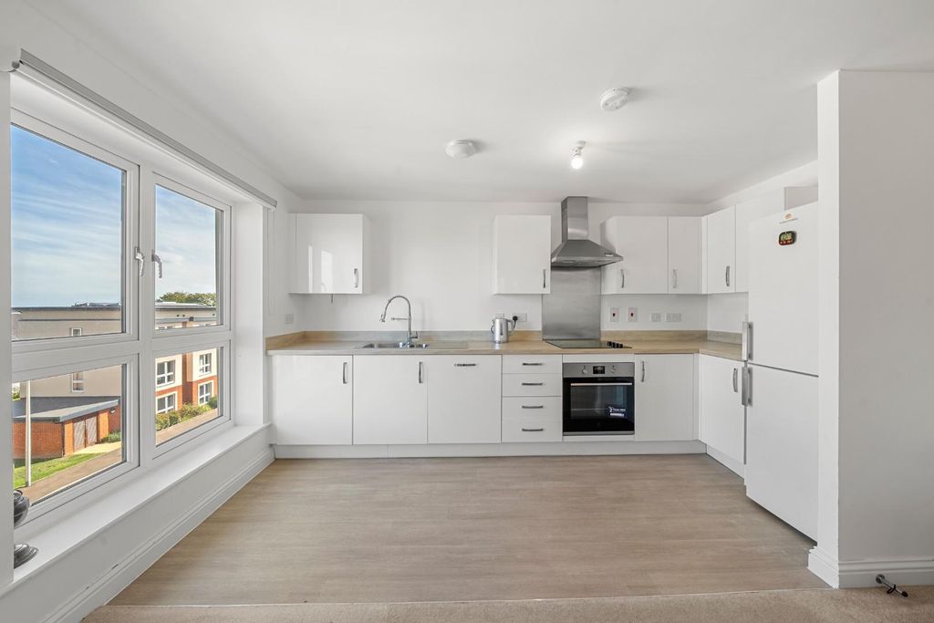Additional image 4 of 2 bed flat for saleBailey Place, Crowborough TN6