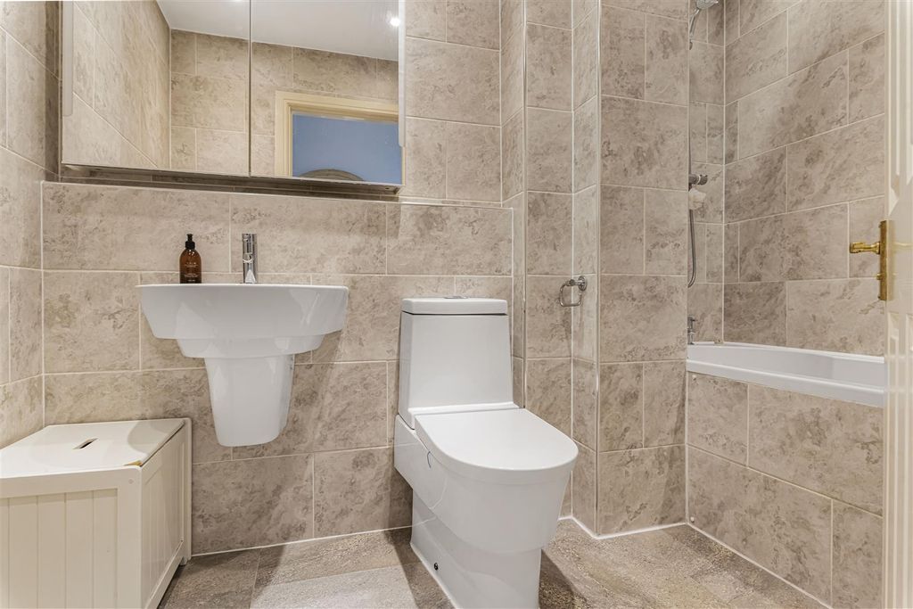Additional image 7 of 4 bed detached house for saleMartin Road, Dartford DA2