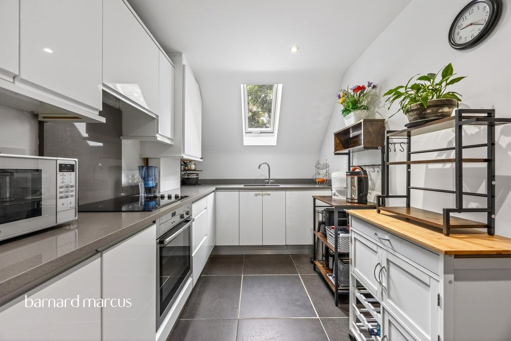 Additional image 3 of 2 bed flat for saleKendra Hall Road, South Croydon CR2