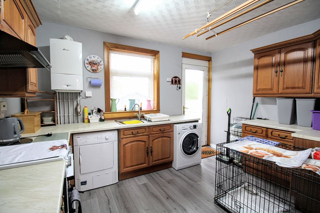 3 bed flat for saleDryburn Road, Sanquhar DG4 photo 3