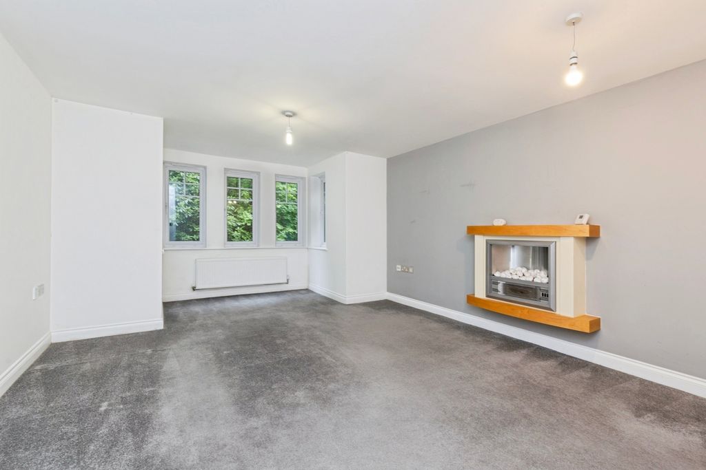 2 bed flat for saleBoste Crescent, Durham DH1 photo 2