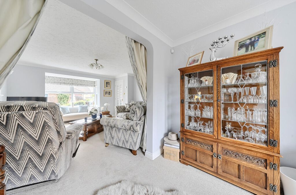 4 bed detached house for saleLancaster Close, Cullompton, Devon EX15 photo 4