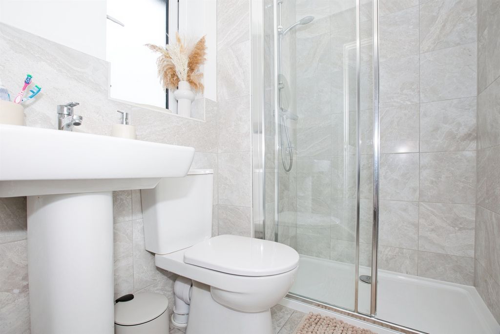 Additional image 6 of 4 bed detached house for saleSutton Grove, Crewkerne TA18