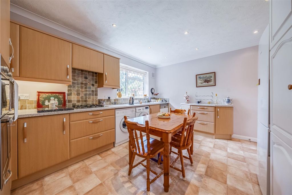 Additional image 5 of 3 bed detached bungalow for saleOakfield Lane, Dartford DA2