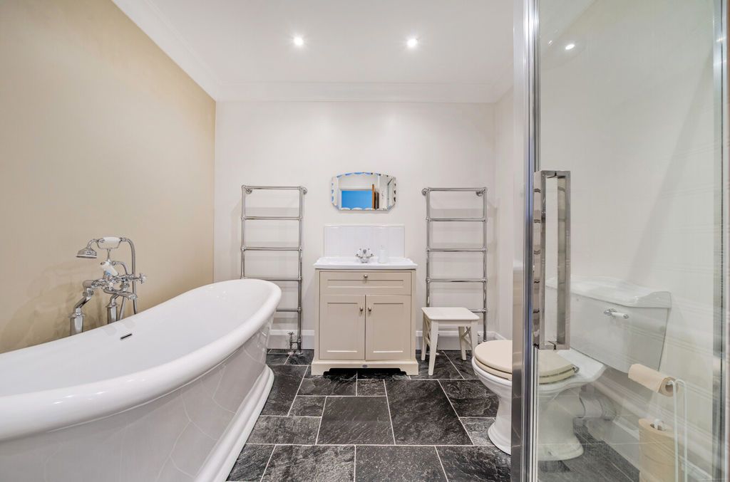 Additional image 6 of 7 bed detached house for saleShepherds Lane, Dartford DA1