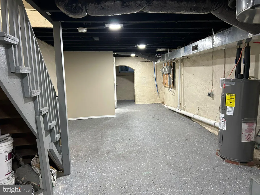 Additional image 11 of 245 W Ontario Street, Philadelphia, PA 19140