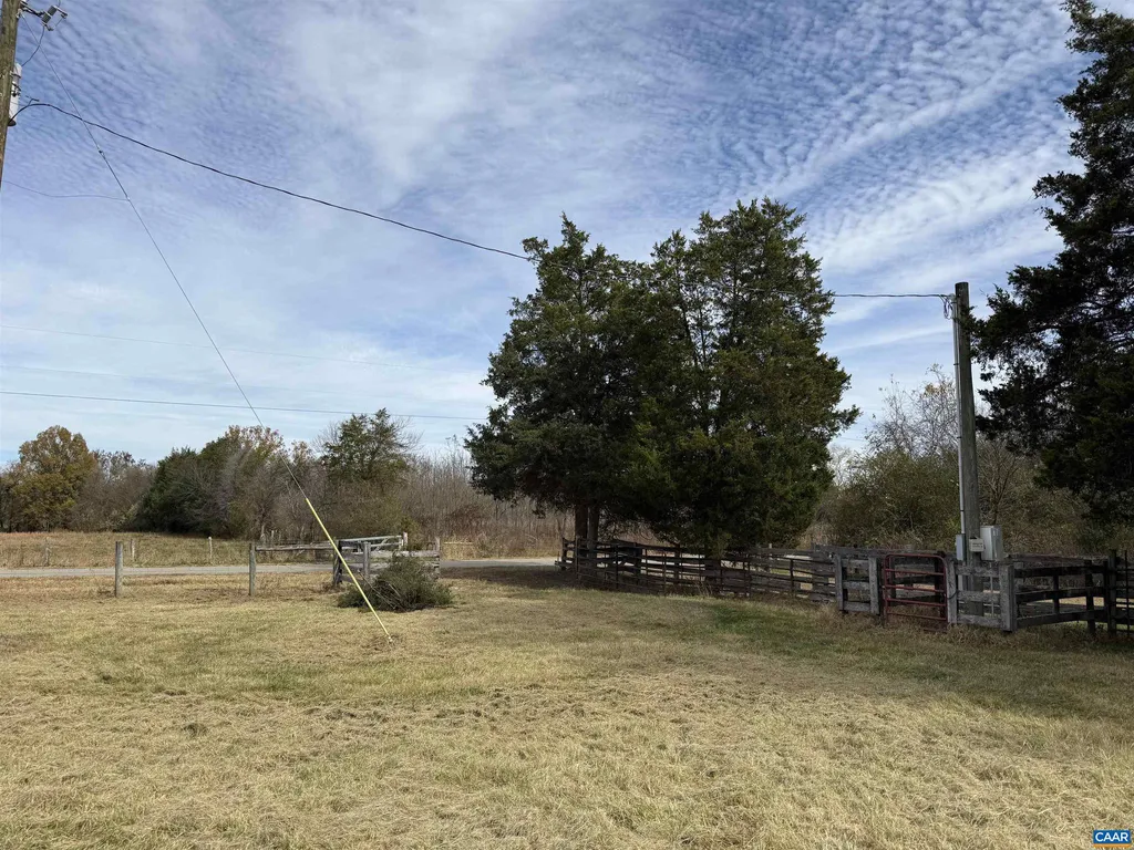 Bridgeport Rd, Arvonia, VA 23004 photo 4