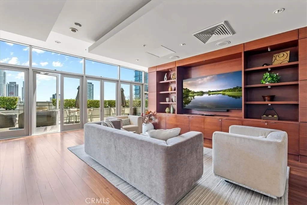 Additional image 6 of 1155 S Grand Ave Unit 426, Los Angeles, CA 90015