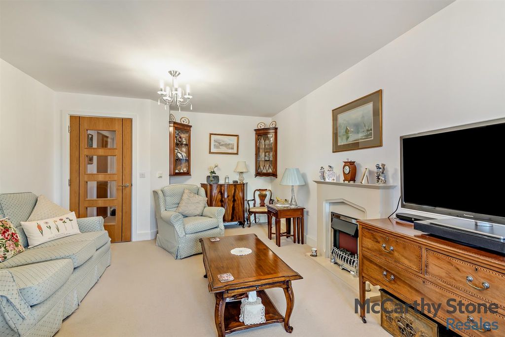 Additional image 4 of 1 bed flat for saleHolmes Place, Crowborough TN6