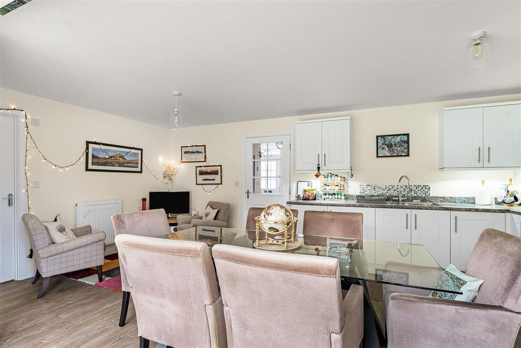 Additional image 6 of 4 bed property for saleCambridge Way, Cullompton EX15