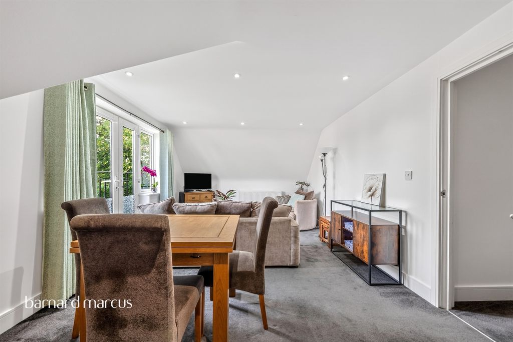 Additional image 9 of 2 bed flat for saleKendra Hall Road, South Croydon CR2