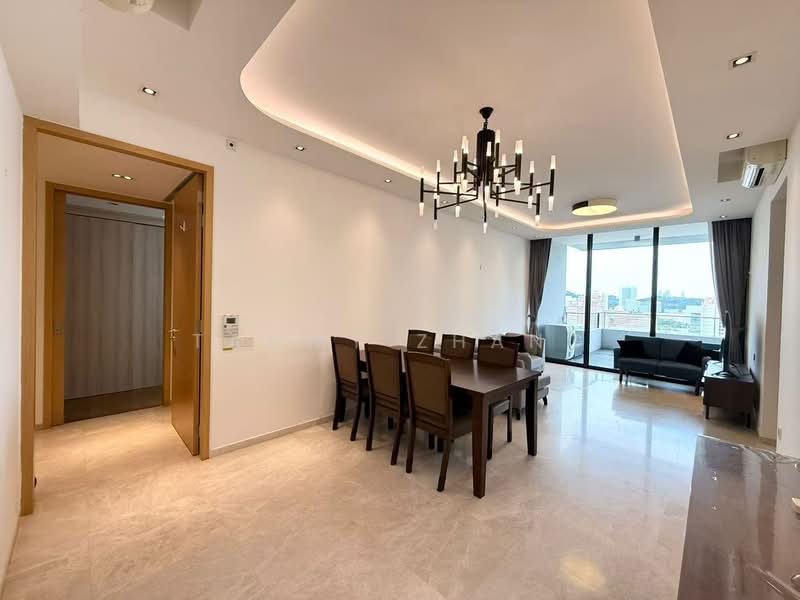 101 Prince Charles Crescent photo 2