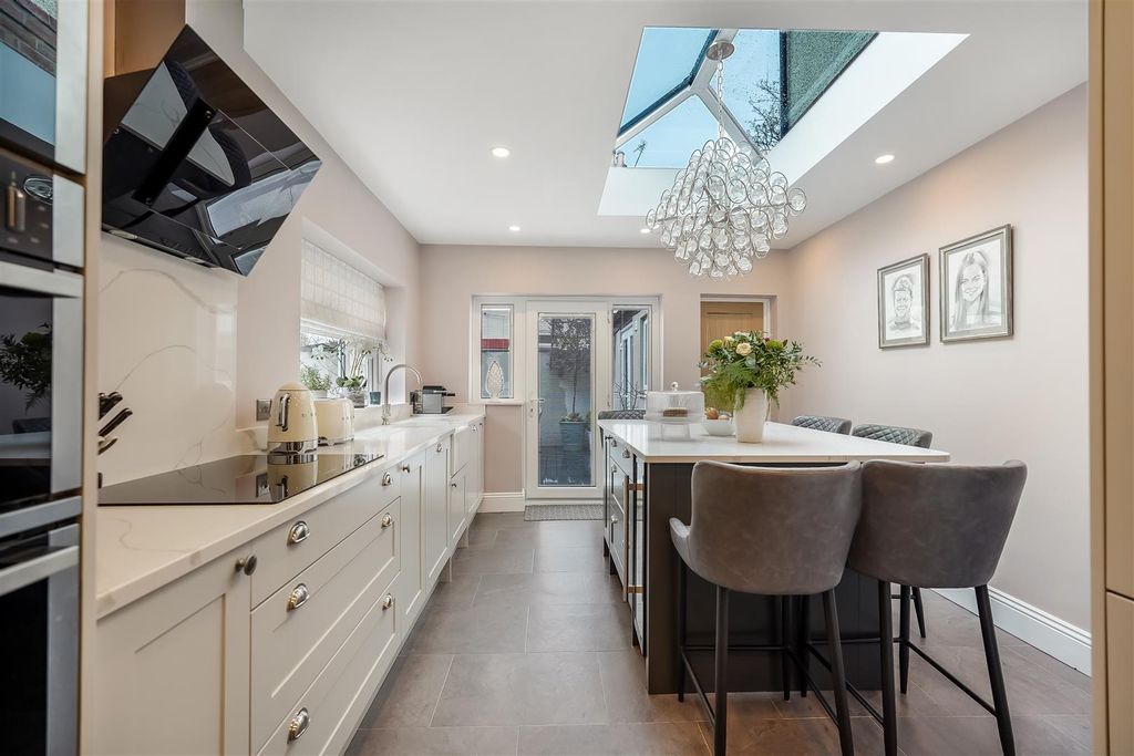 Additional image 2 of 5 bed detached house for salePierremont Gardens, Darlington DL3