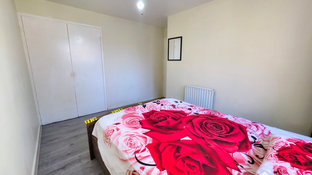 Additional image 16 of 3 bed flat for saleBradwell Avenue, Dagenham RM10