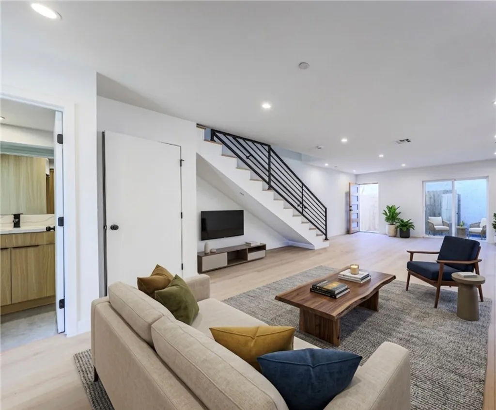 Additional image 3 of 2012 Dunsmuir Avenue Unit B, Los Angeles, CA 90016