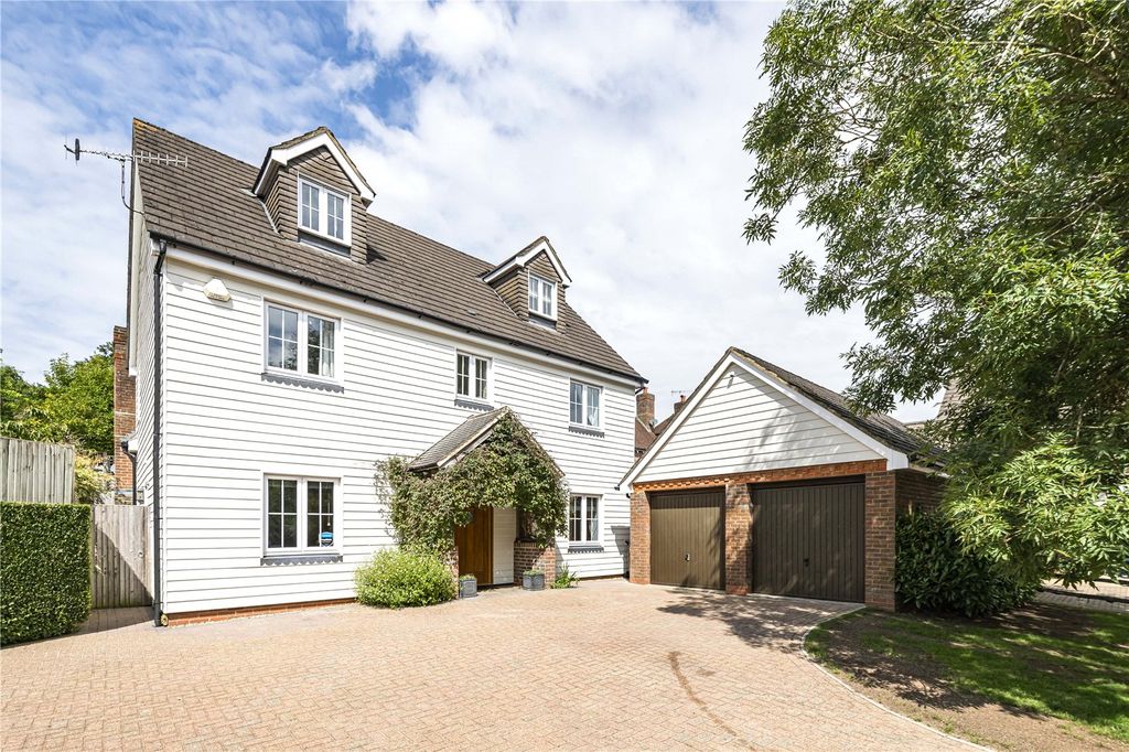 5 bed detached house for saleWalhatch Close, Forest Row, East Sussex RH18