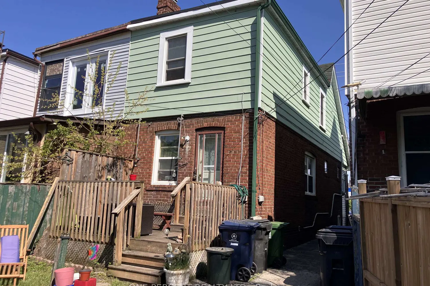 Additional image 2 of 2461 Gerrard Street