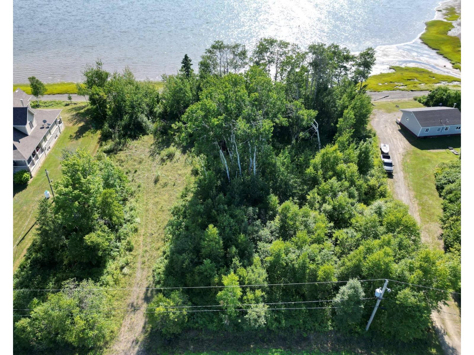 102 Ch. de la Baie-au-Chêne