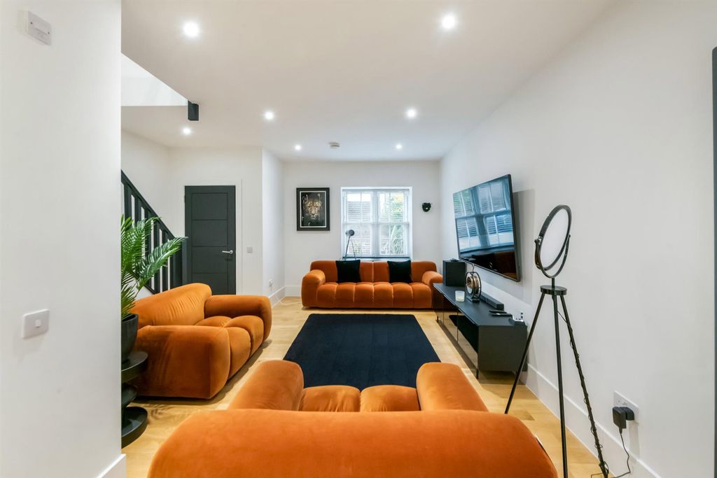 Additional image 6 of 3 bed town house for sale13A West Burnside, Dollar FK14