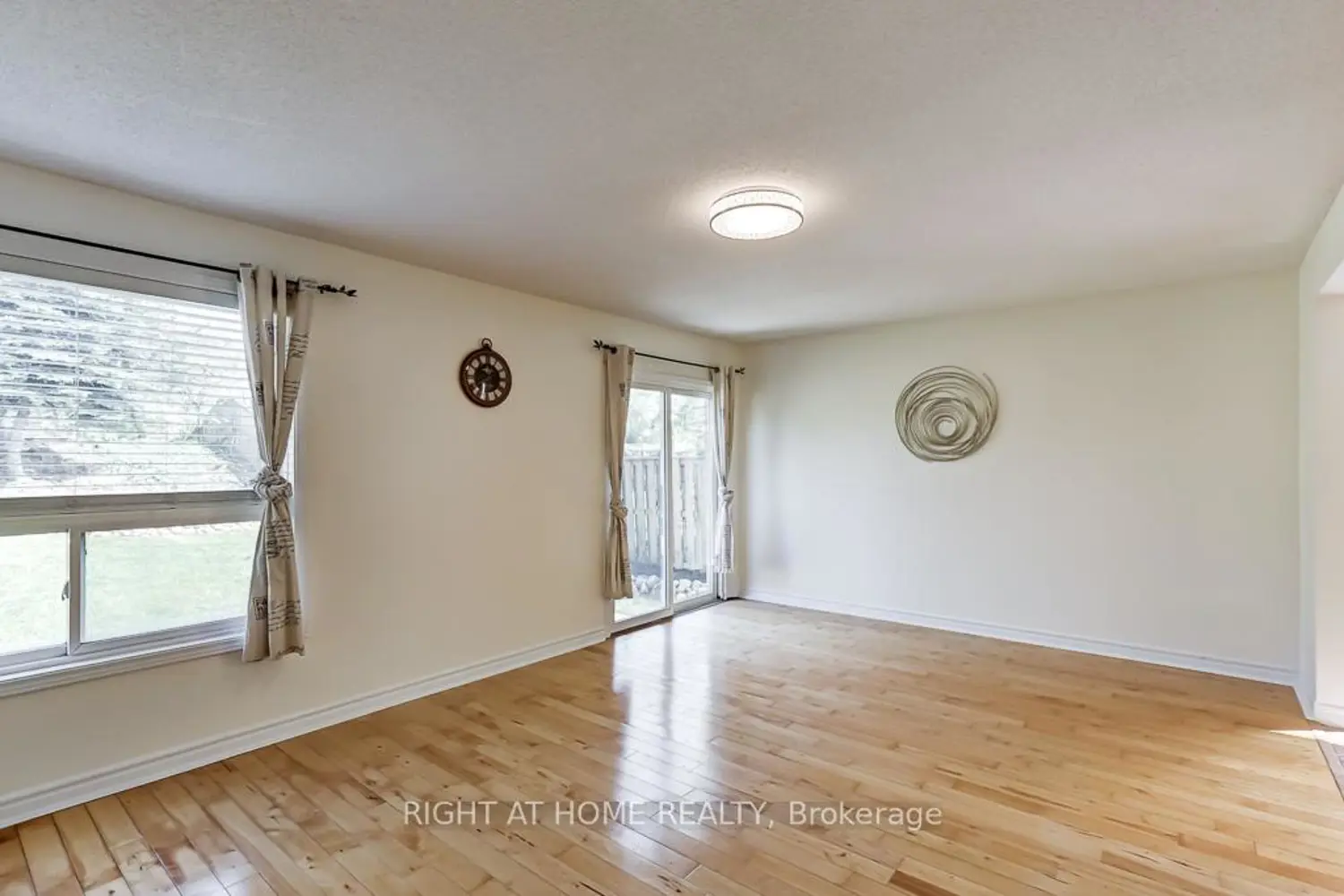 Additional image 2 of 402 Lausanne Crescent