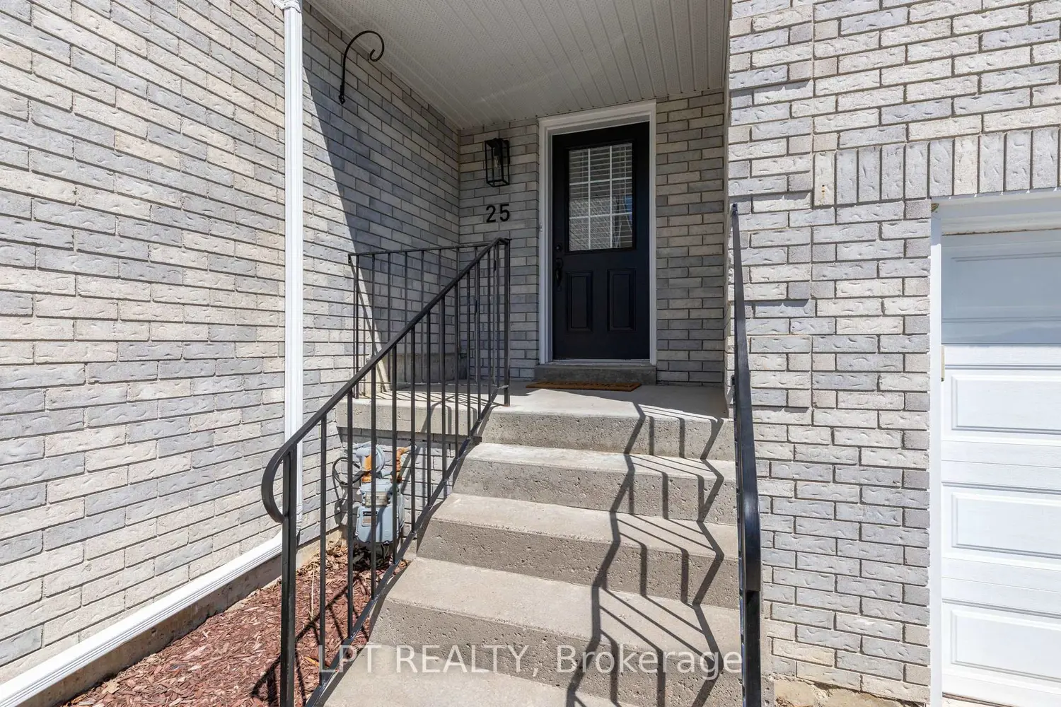 25 Hattie Court photo 2