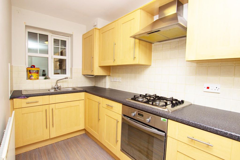 2 bed flat for saleMarsh House Lane, Darwen BB3 photo 4