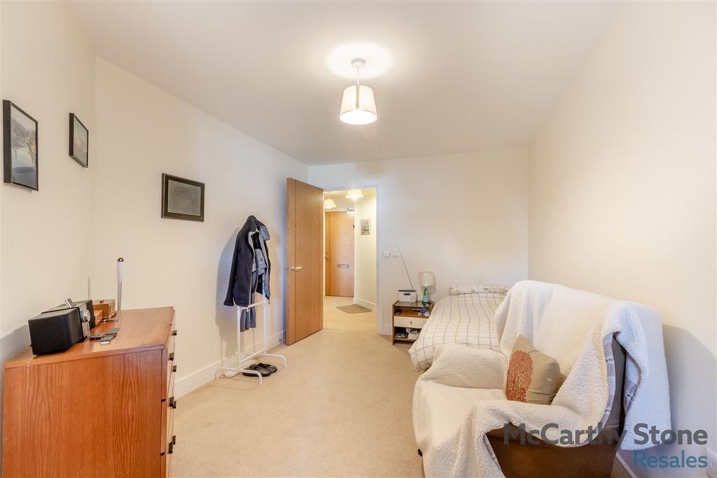 Additional image 11 of 2 bed flat for saleElliott Court, High Street North, Dunstable LU6